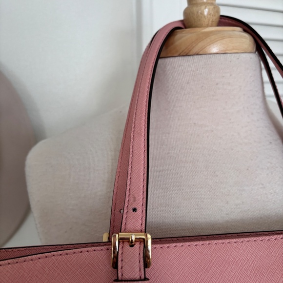 Michael Kors Jetset Multifunction Pocket Leather Tote in Pink - Picture 5 of 11